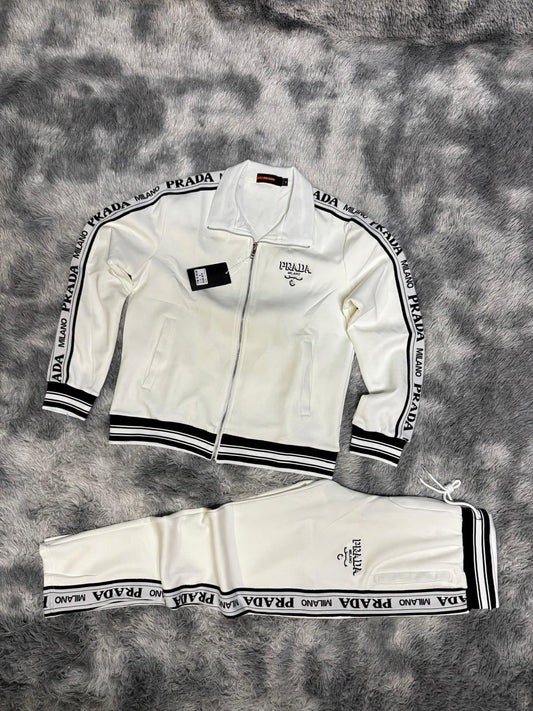 CHANDAL PRAD/\